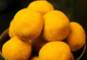 Besan ke Ladoo